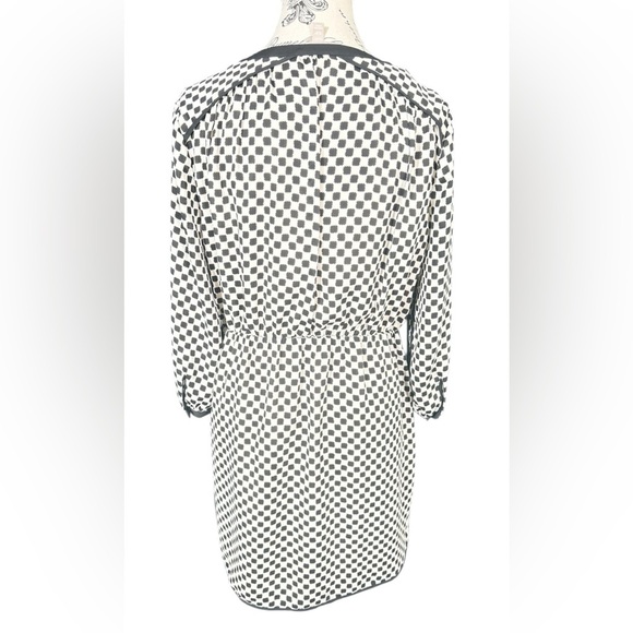 Banana Republic Elegant Black and White Dress. Size 10 petite - Picture 2 of 6